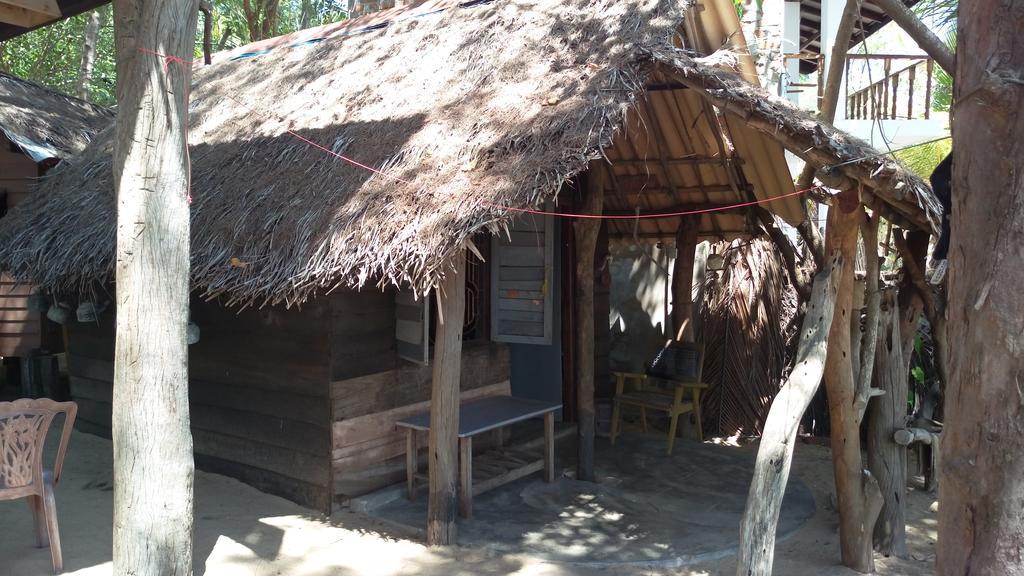 Beach Hut Arugam Bay Exterior photo